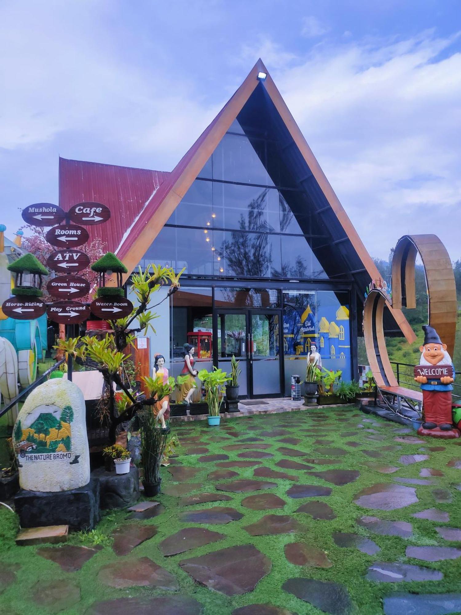 Hotel Nature Bromo And Resort Pasuruan Eksteriør bilde